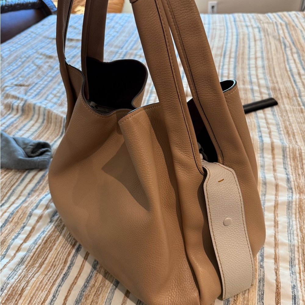 Coach bandit 39 Camel Leather Shoulder Bag with Slouchy Design